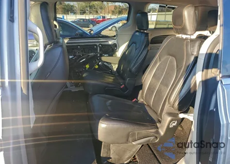 2019 Chrysler Pacifica Touring L z USA, uszkodzony, nr VIN 2C4RC1BG5KR547983